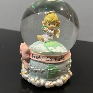 Precious Moments Snow Globe